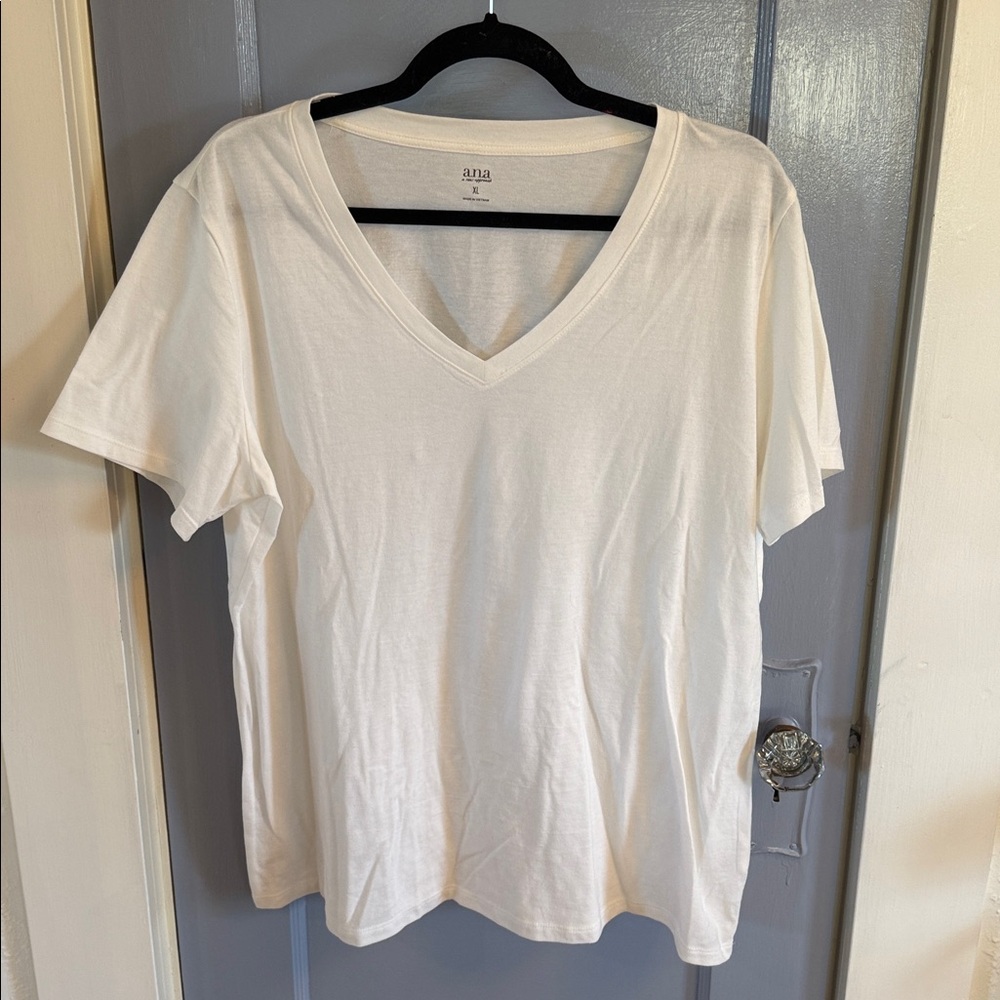 a.n.a Cream V-Neck Tee